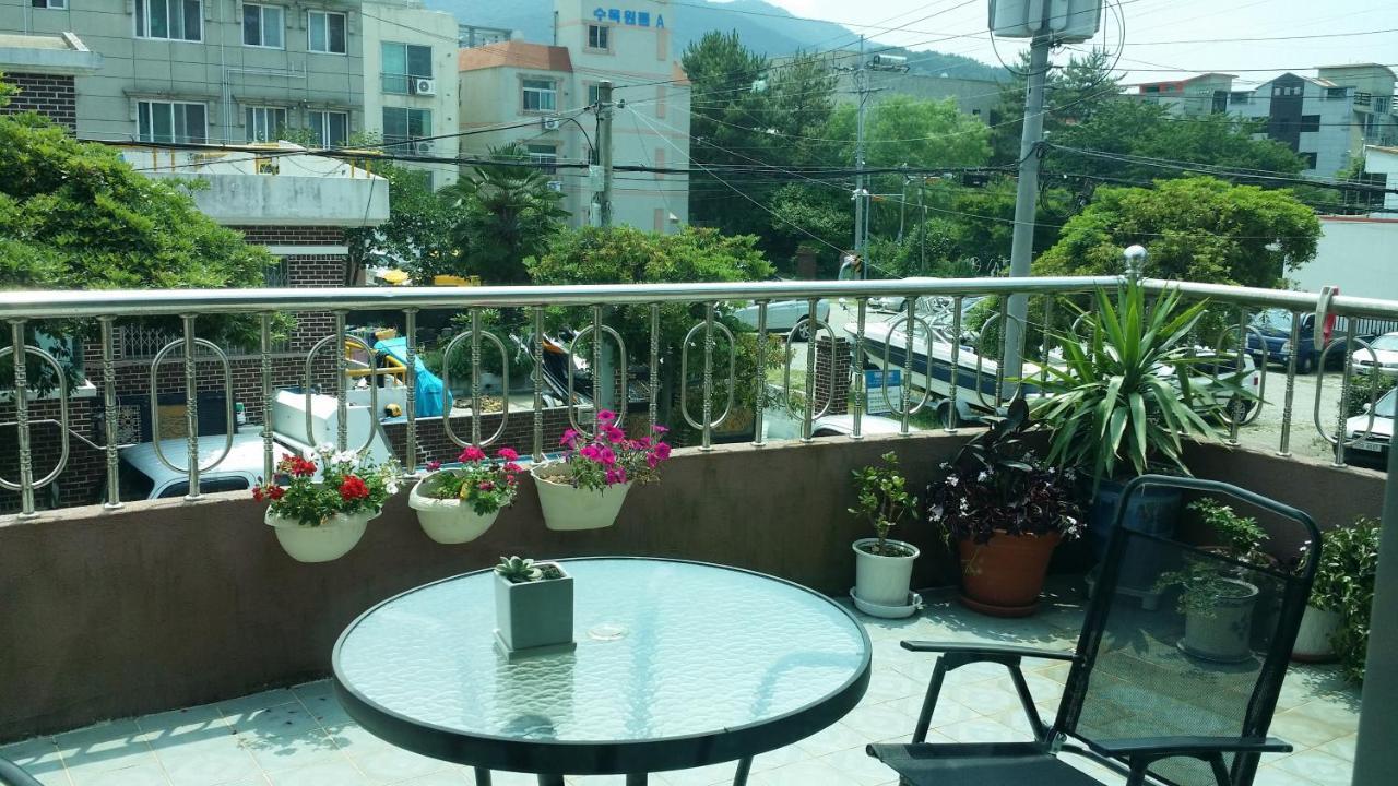 Tongyeong Episode Guesthouse מראה חיצוני תמונה